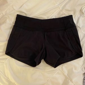 Black lululemon speed up shorts!